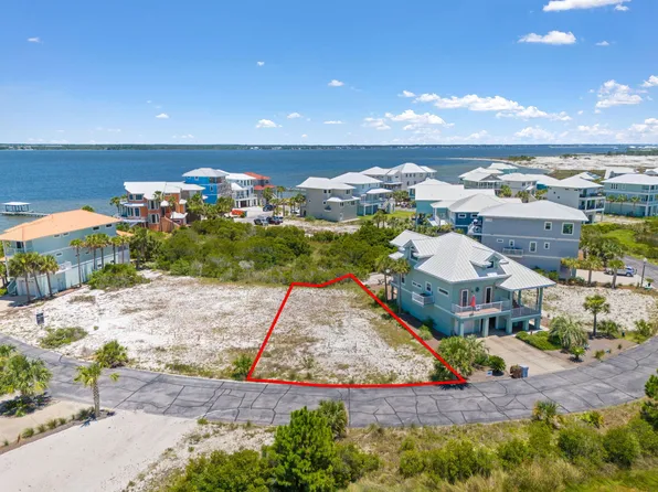 7636 Key West Dr, Navarre, FL 32566