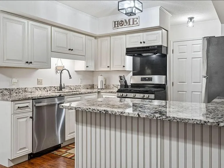 2163 Vaden Village Dr — Photo 2