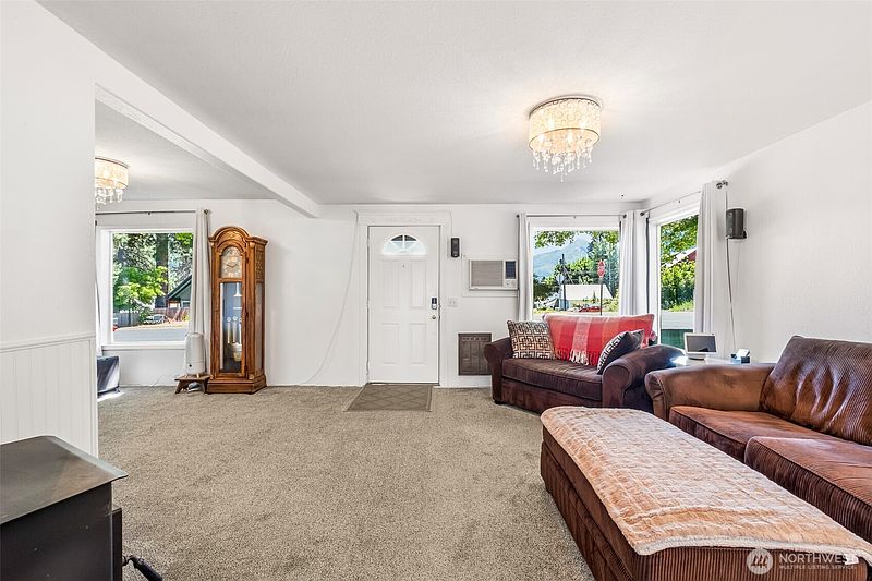5th image of 604 Cedar Street