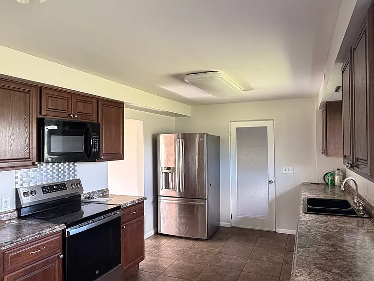 3071 N Eastman Rd — Photo 8