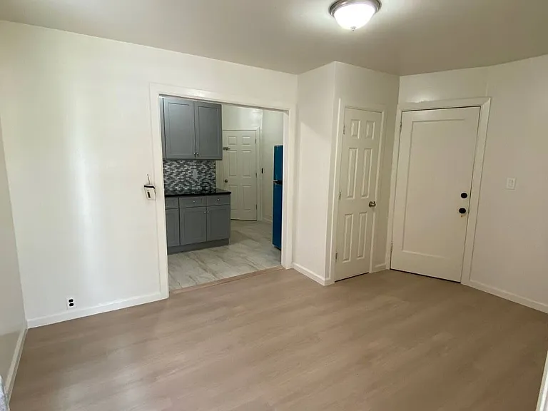 2222 Newbold Ave — Photo 5