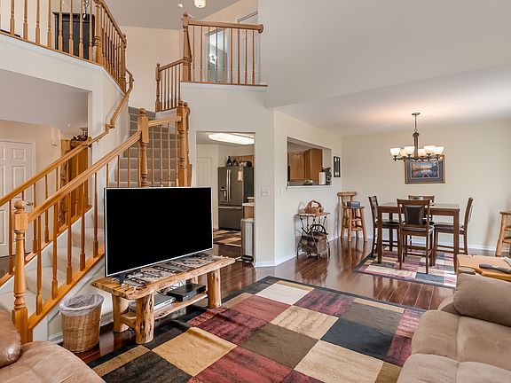 4th image of 23915 McMullin Cir