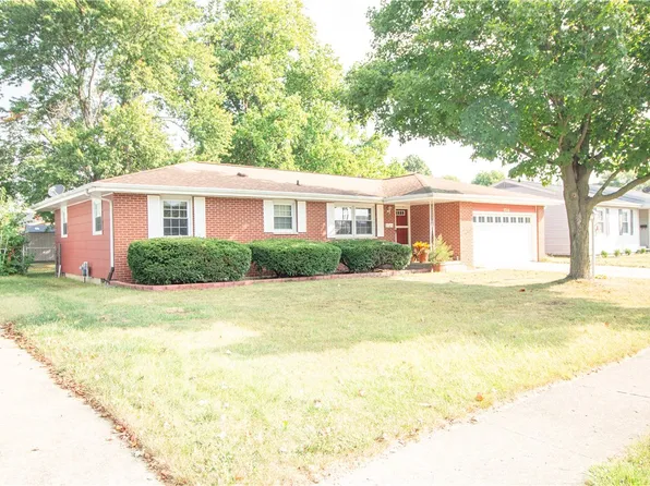 2316 Essex Ave, Mattoon, IL 61938