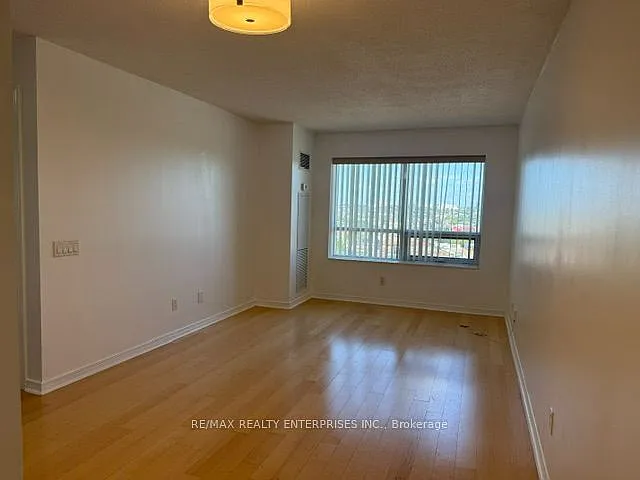 61 Heintzman St — Photo 4