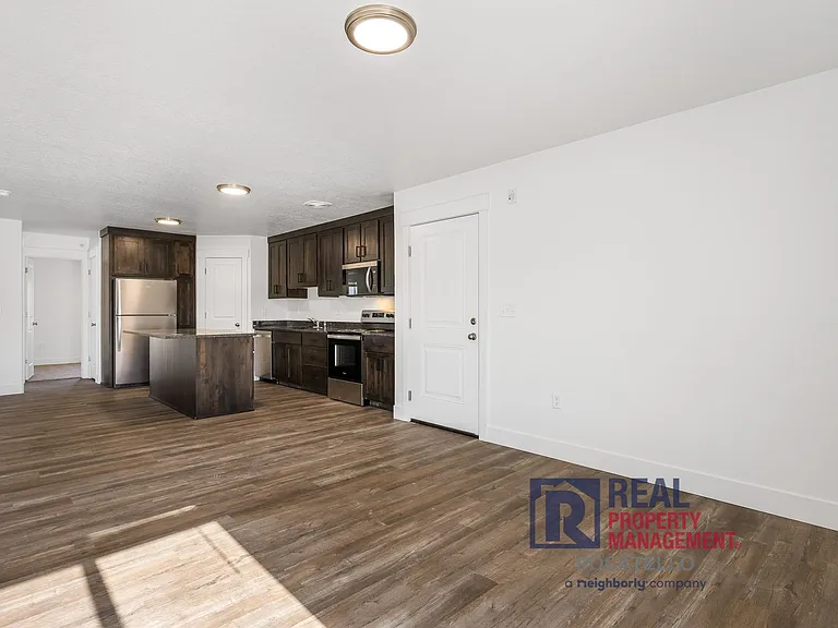 110 W Siphon Rd #BLD-3 — Photo 6