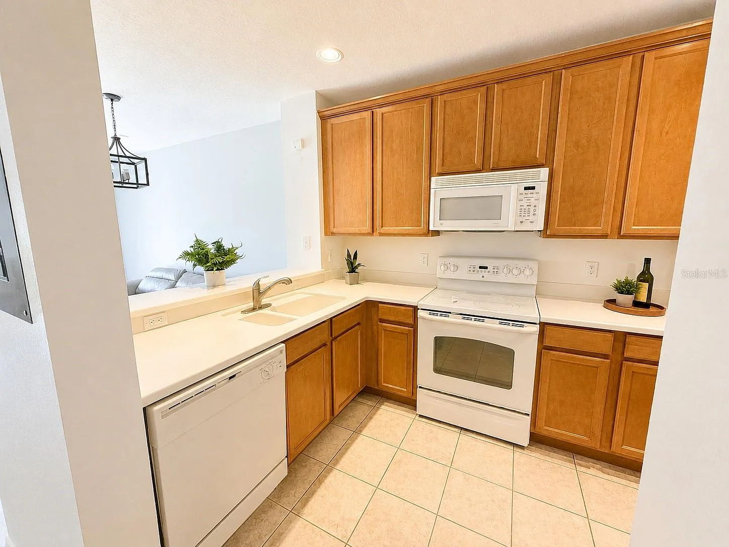 2 bed, 2.5 bath, 987 sqft, $1,800 — Photo 4