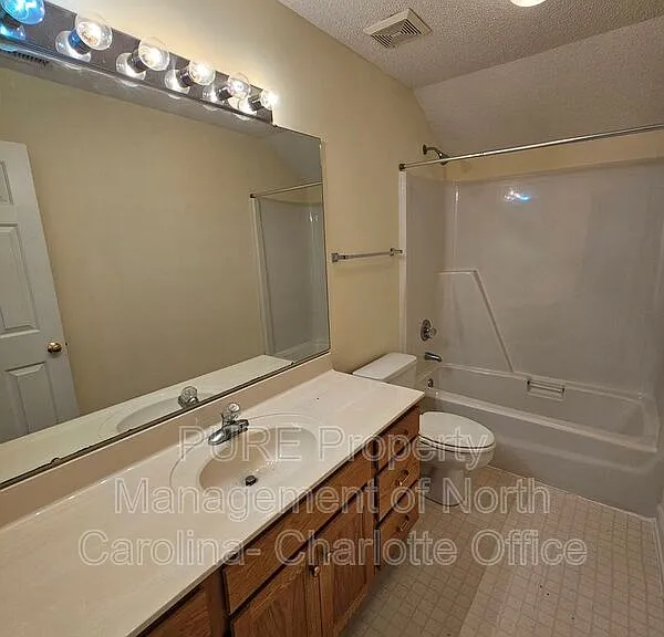 151 Woodfern Pl — Photo 32