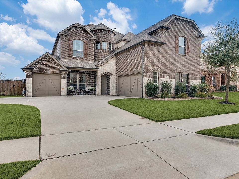1st image of 329 Valentino Way