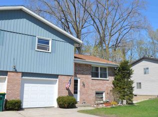 1222 N 9th Ave, West Bend, WI 53090