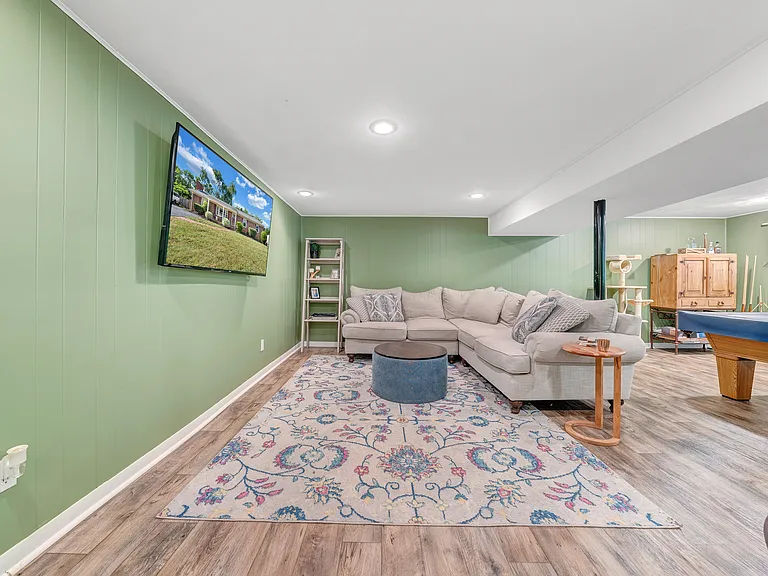 621 Aragona Dr — Photo 46