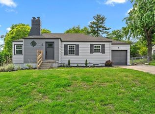 4126 NW Willow Dr, Kansas City, MO 64116