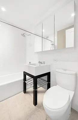 Bathroom, photo 3