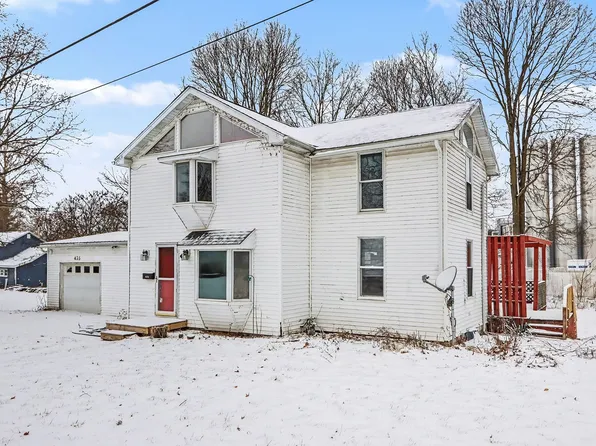 435 Prospect St, Constantine, MI 49042