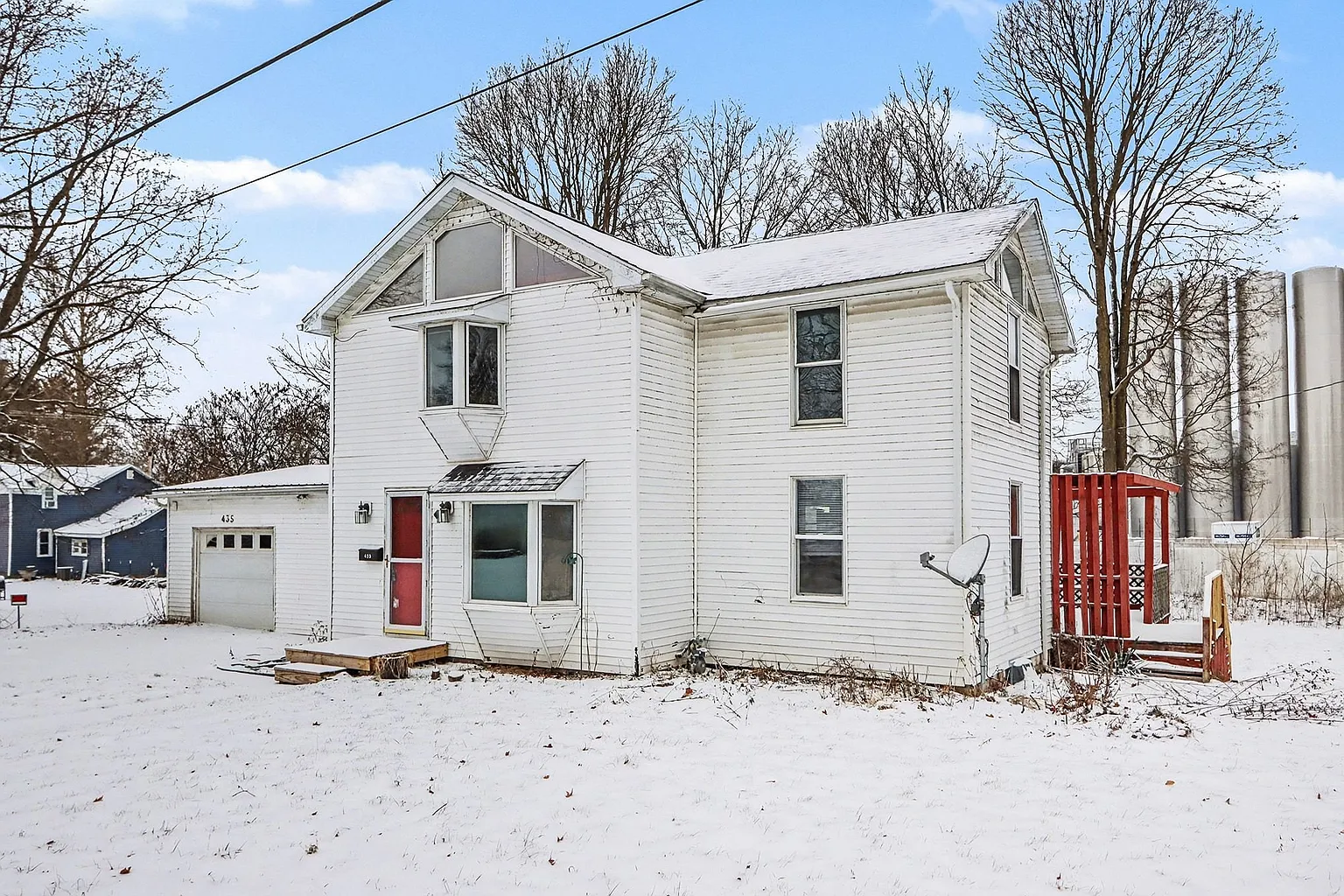 435 Prospect St photo 1