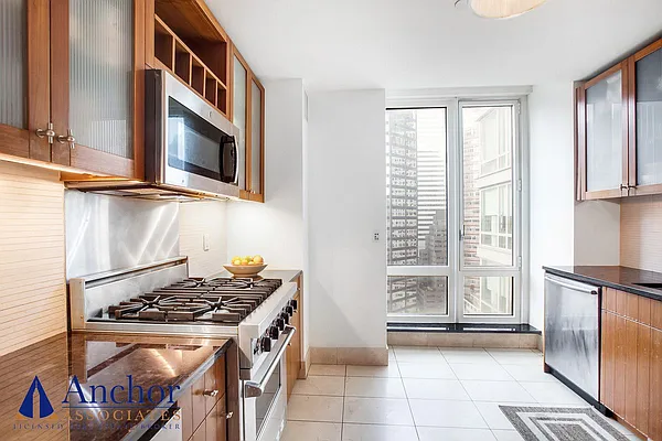 Rented by Anchor Associates | media 19