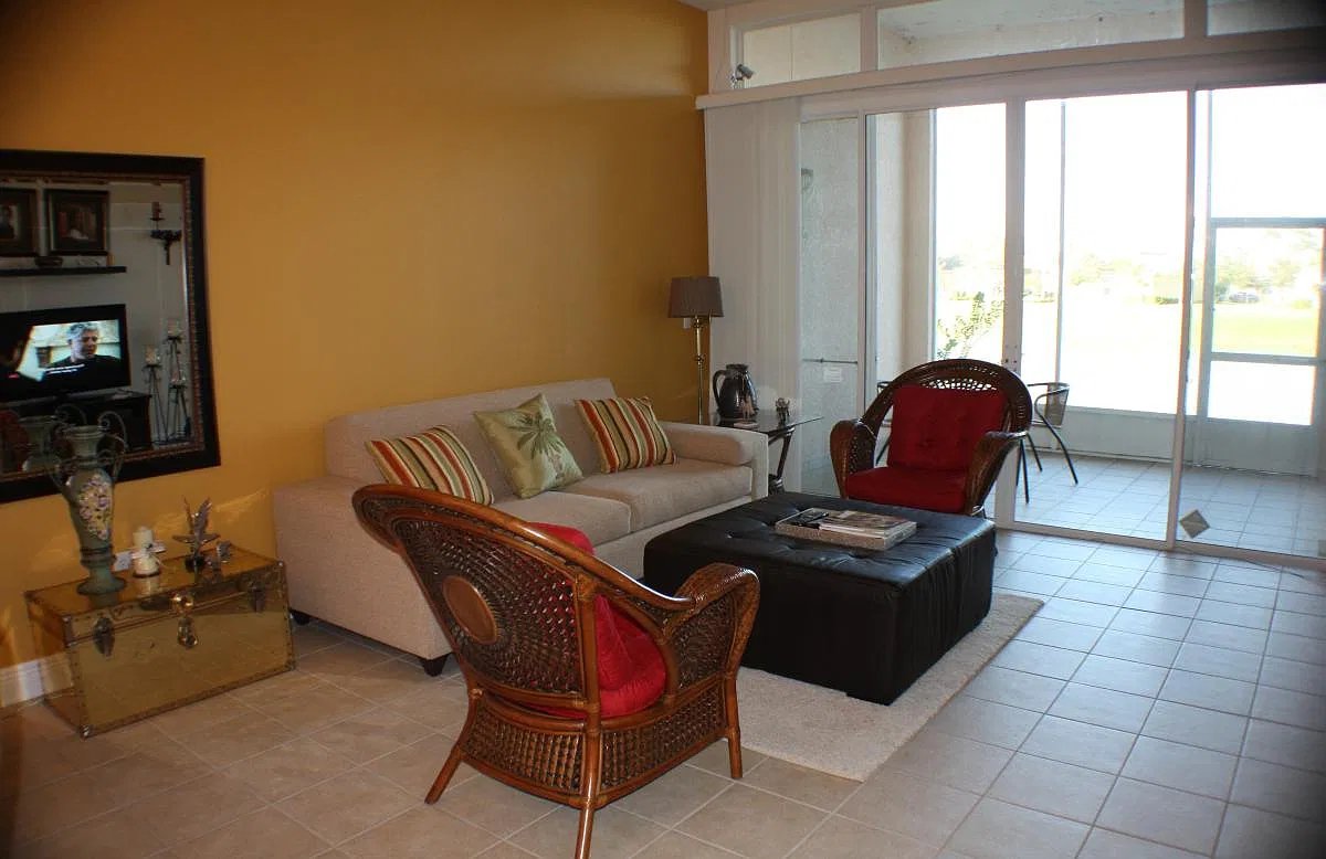 2 bed, 900 sqft, $2,000 — Photo 2