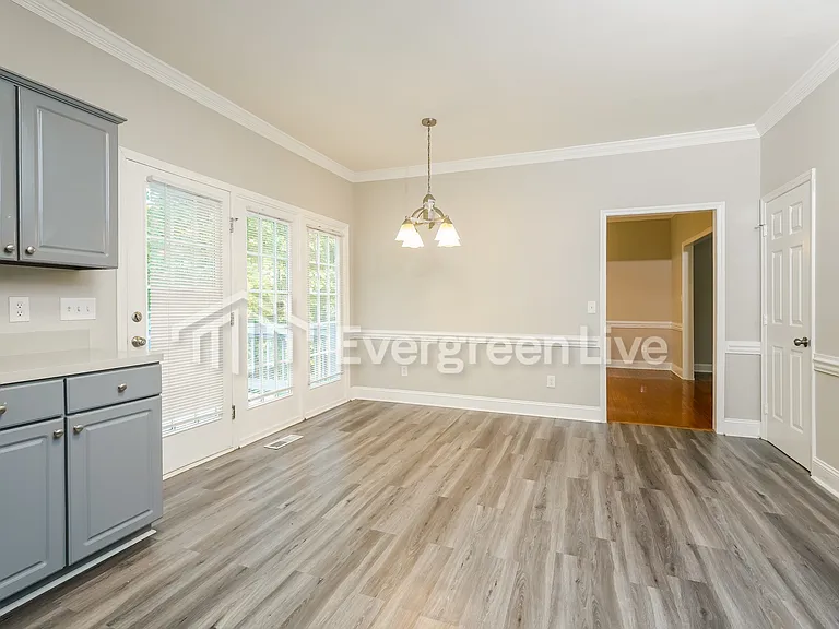 6513 Cardinal Forest Ct — Photo 4
