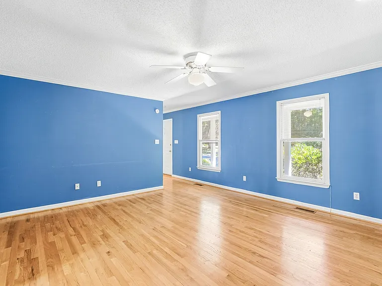 1424 Brookwood Dr — Photo 5