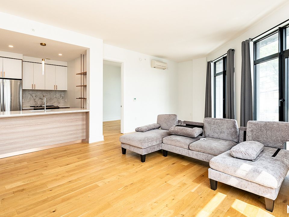1st image of 2-24 26th Ave #432