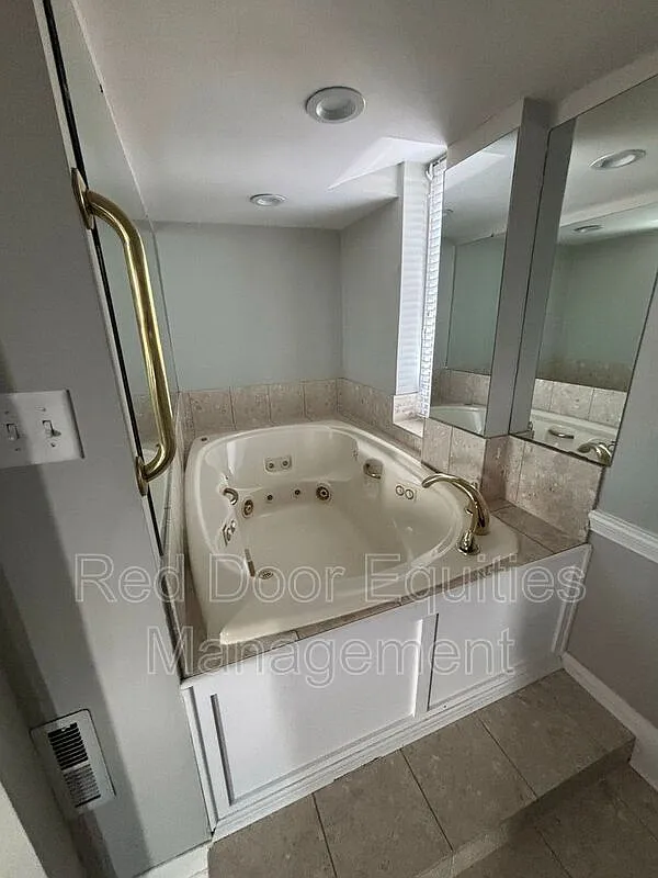 1 bed, 2.0 bath, $1,425 — Photo 1