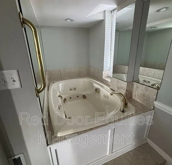 123 N Broad St #603 — Photo 1