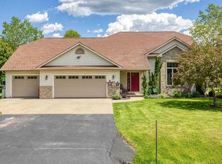 N1280 Thrush Dr, Greenville, WI 54942