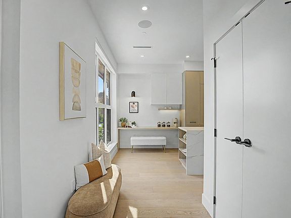 3rd image of 1493 W 52nd Ave