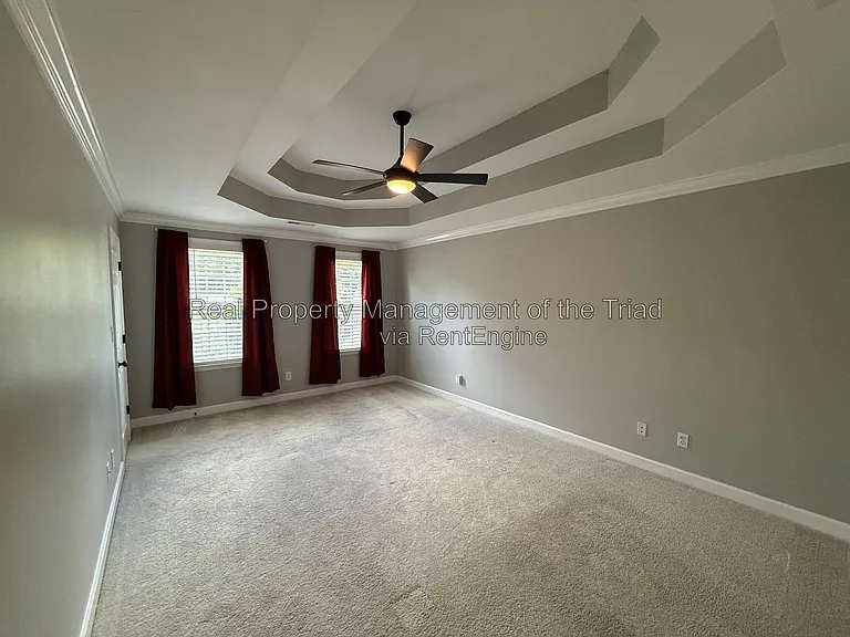 2740 Bridgeport Dr — Photo 8