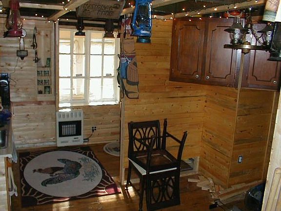 Pine Walls thru out and very cozy