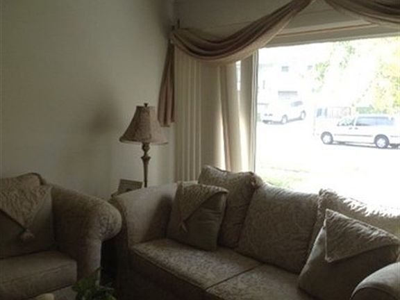 3rd image of 15 W Green Meadows Blvd