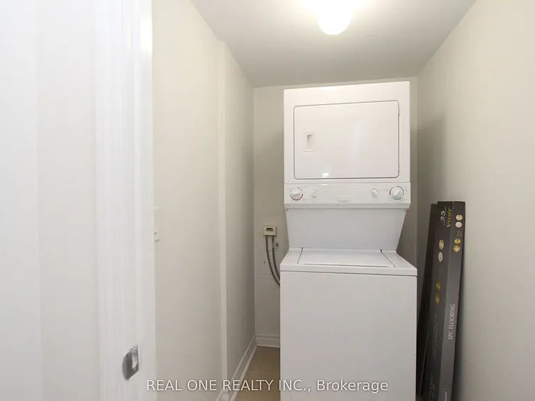 385 Prince Of Wales Dr #1804 — Photo 11