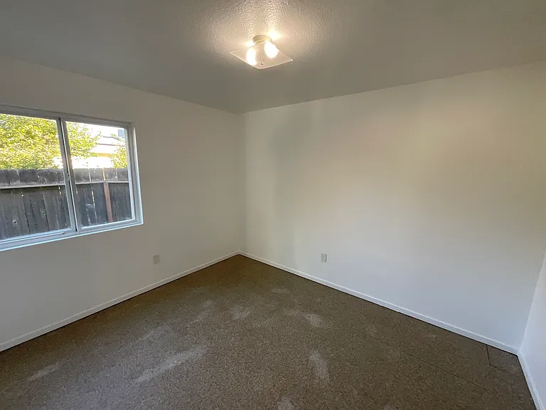 323 Magnolia St #101 — Photo 11