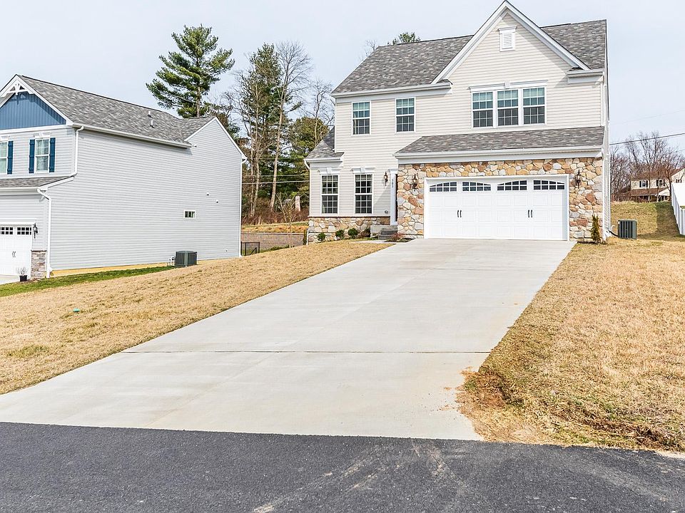 1st image of 303 Sir Pauls Pl
