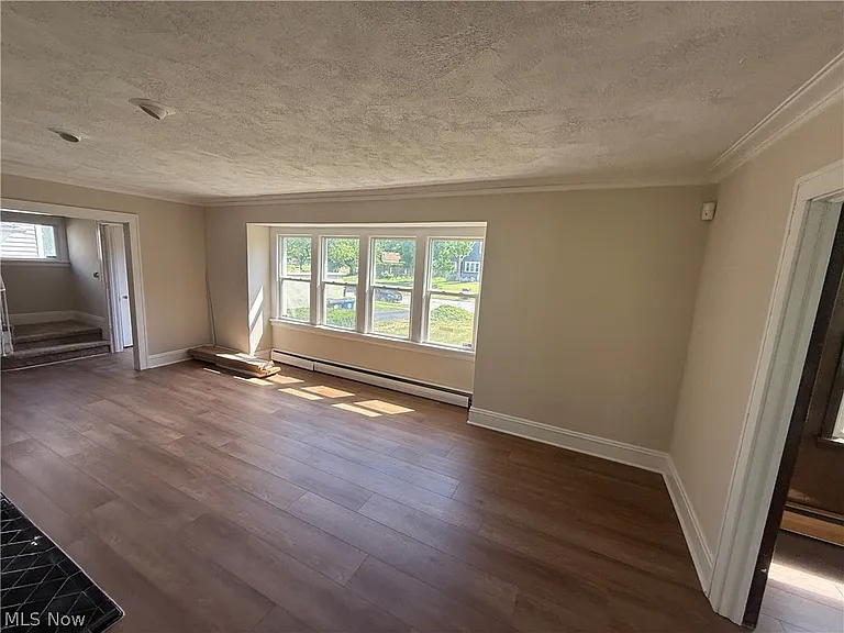 3012 Albion Rd — Photo 7