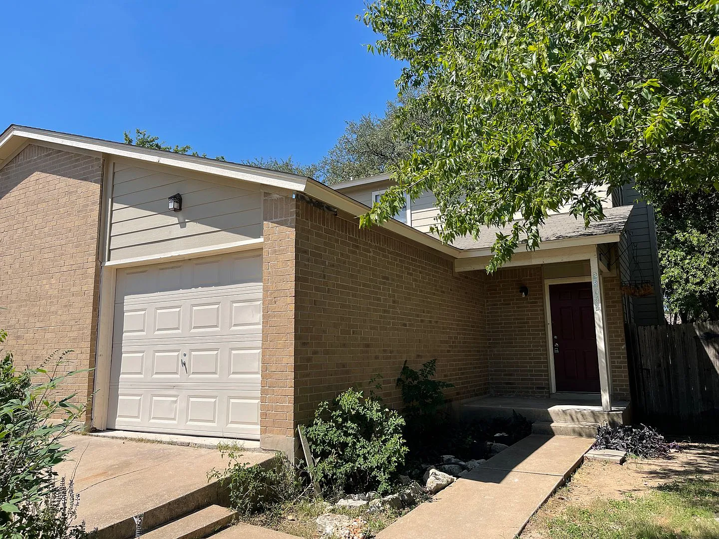8806 Cainwood Ln — Photo 1