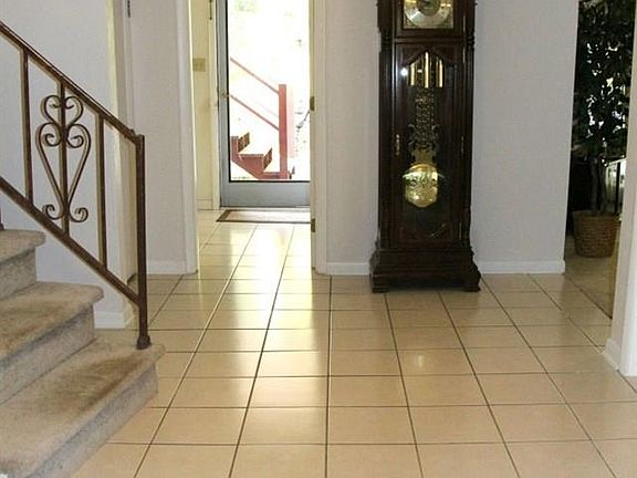 5th image of 1317 Chancellor Dr