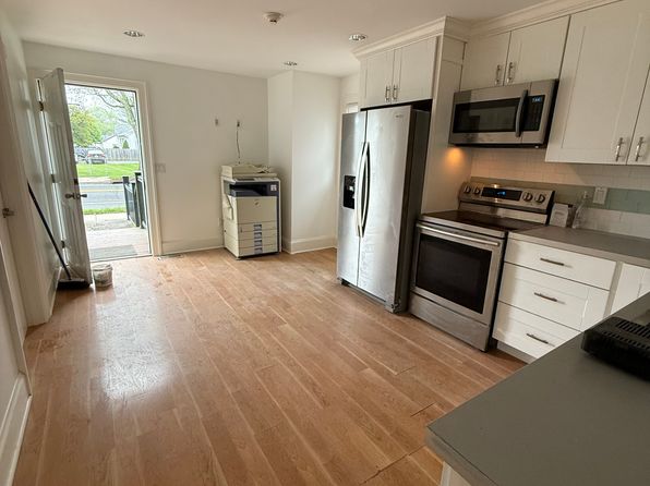 (undisclosed Address), Islip Terrace, NY 11752