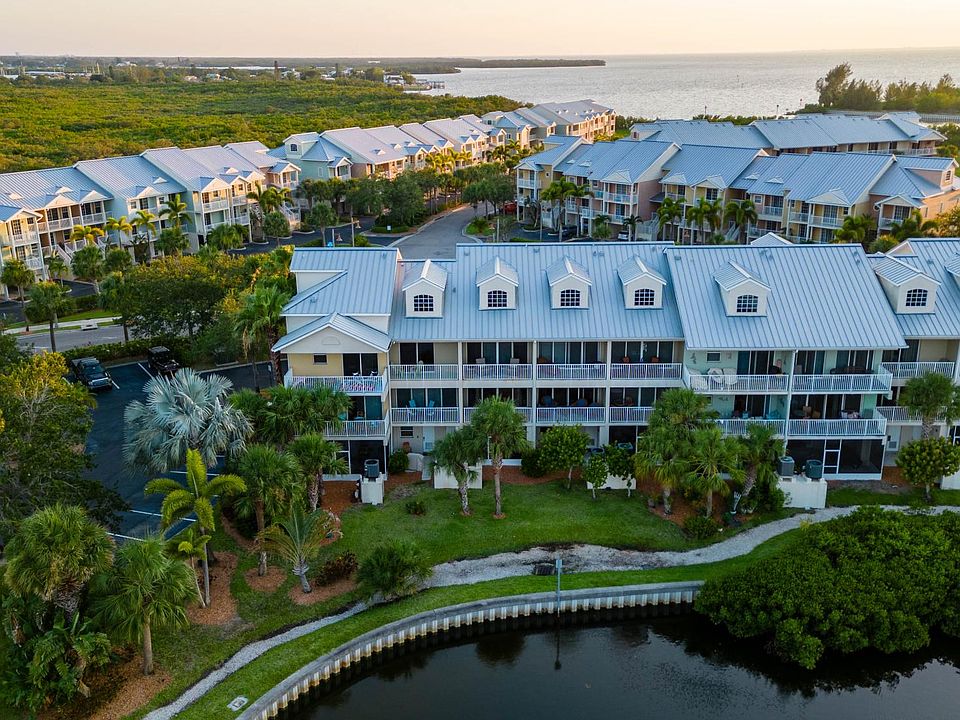 Waterfront and marina front townhome in Little Harbor.