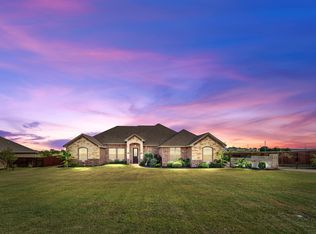 1174 W Warren St, Hewitt, TX 76643