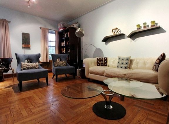 2nd image of 401 E 61st St #Ch