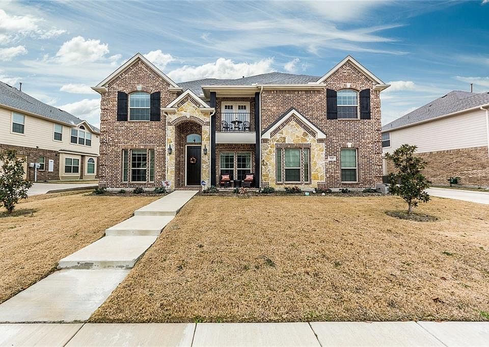 1st image of 520 Windy Knoll Dr