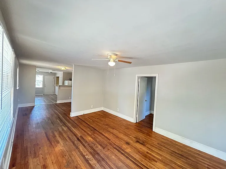 1414 S Kilbourne Rd — Photo 6