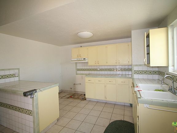 3rd image of 58854 Barron Dr
