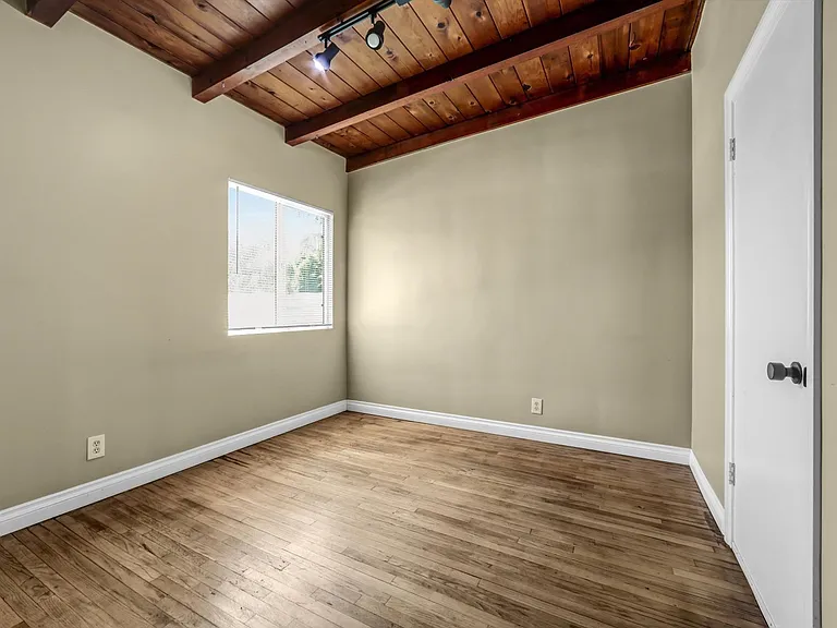13530 Beaver St — Photo 12
