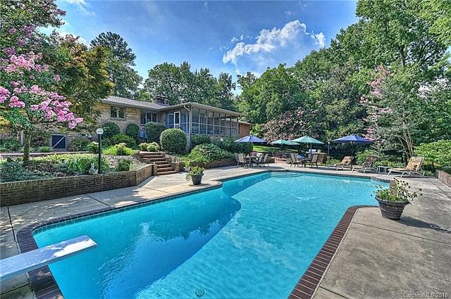 1st image of 133 Great Oaks Ln