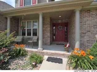 335 Aberdeen Dr, Glen Carbon, IL 62034