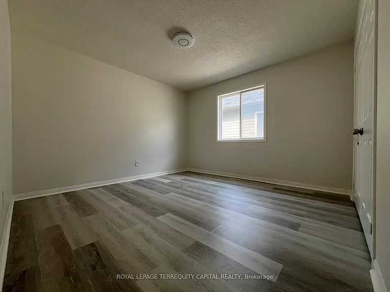 343 Edgehill Dr #UPPER — Photo 13