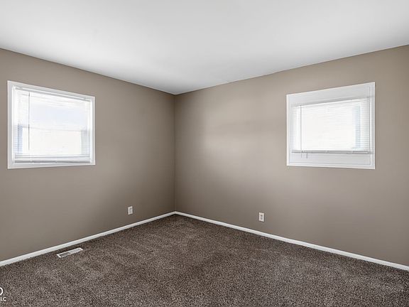 4th image of 4019 Biscayne Rd