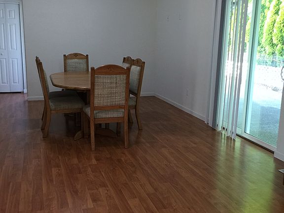 5th image of 8913 19th Ave E