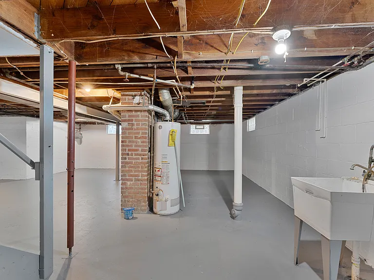 1539 Weston Ave — Photo 26